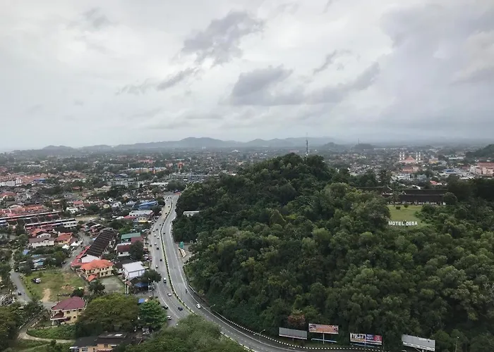 Pangsapuri 1000 m² dengan 3 bilik tidur dan 2 bilik mandi peribadi di Batu Burok
