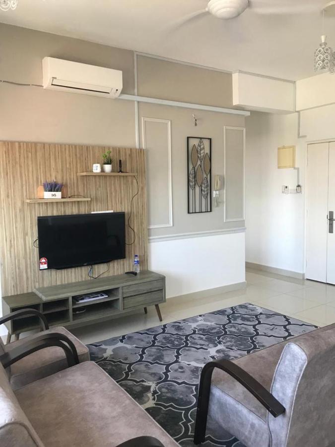 1000 M² Dengan 3 Bilik Tidur Dan 2 Bilik Mandi Peribadi Di Batu Burok *