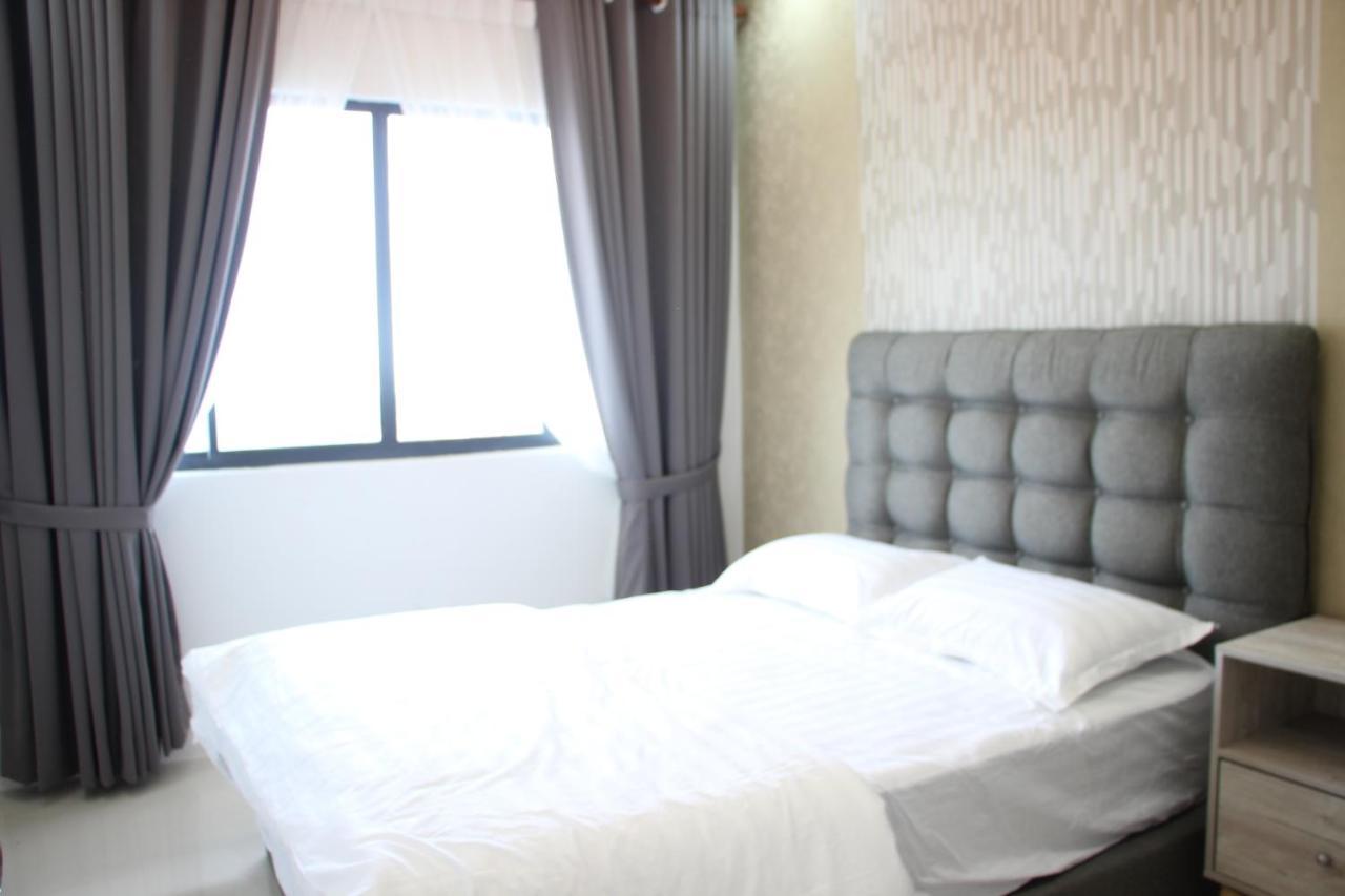 Sunny Seaview@icon Apartment