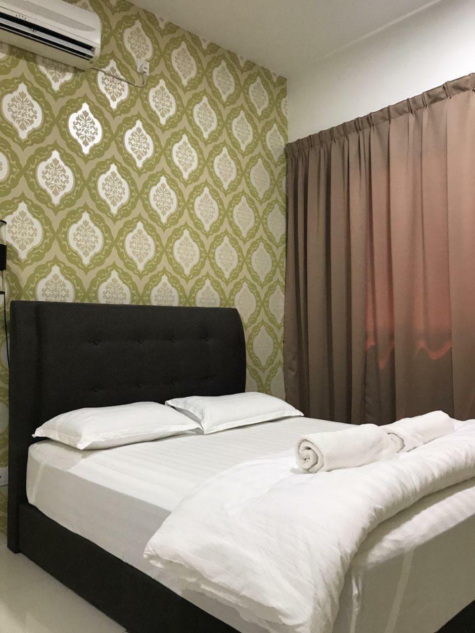 1000 M² Dengan 3 Bilik Tidur Dan 2 Bilik Mandi Peribadi Di Batu Burok